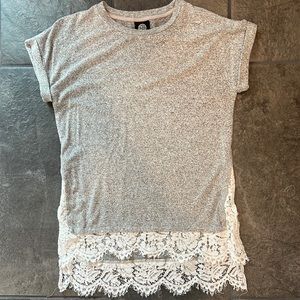 Bobeau Lace Detailed Top
